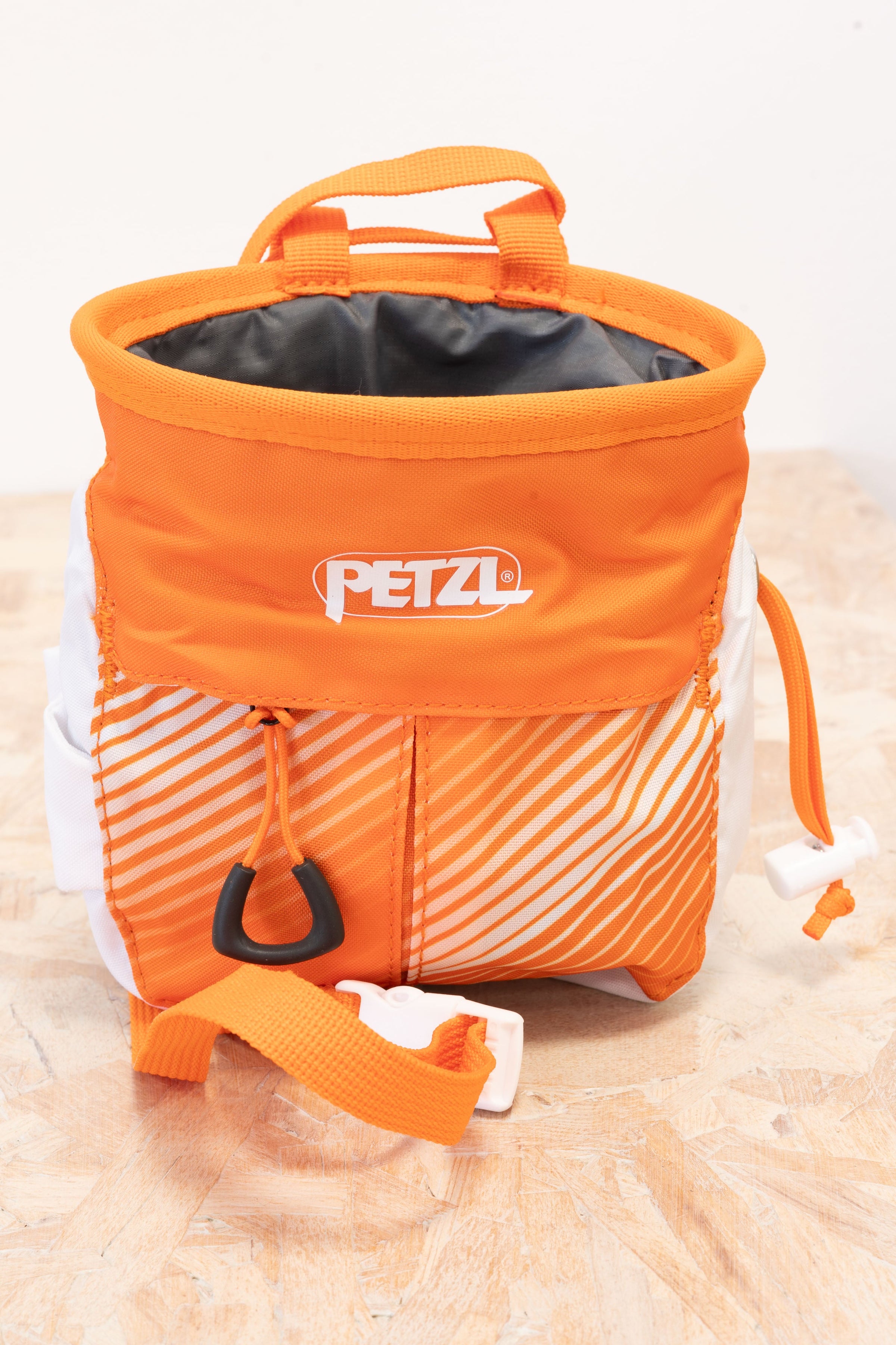 Sakapocje Chalk Bag - Orange / White